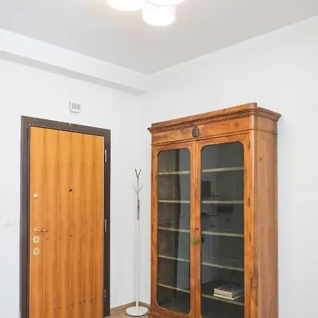 Cozy Flat With Terrace At Trastevere Train Station * روما
