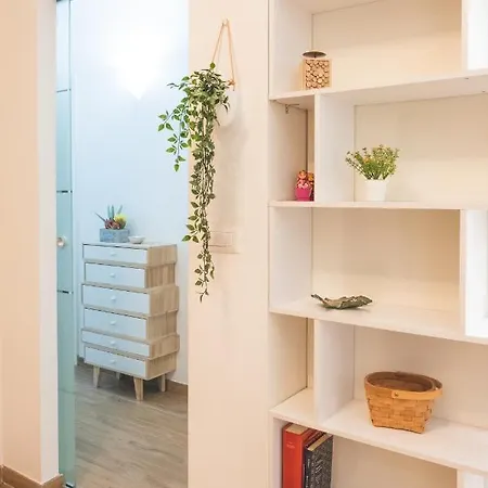 Cozy Flat With Terrace At Trastevere Train Station شقة
