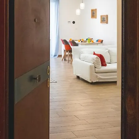 Cozy Flat With Terrace At Trastevere Train Station Apartamento