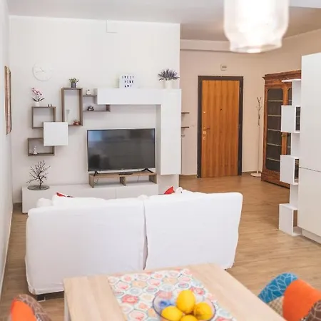Cozy Flat With Terrace At Trastevere Train Station Rome