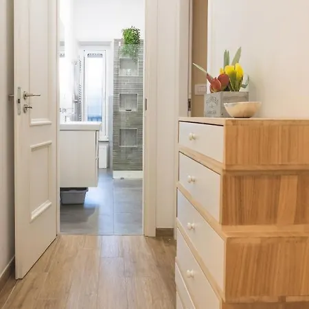 Cozy Flat With Terrace At Trastevere Train Station Apartamento