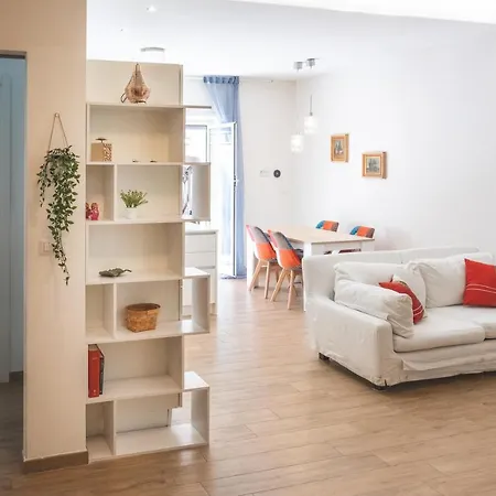 Cozy Flat With Terrace At Trastevere Train Station Roma