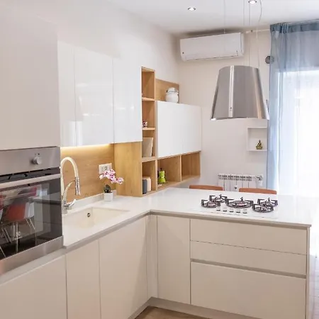 Apartment Cozy Flat With Terrace At Trastevere Train Station