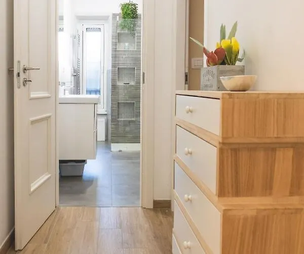 Cozy Flat With Terrace At Trastevere Train Station Appartamento