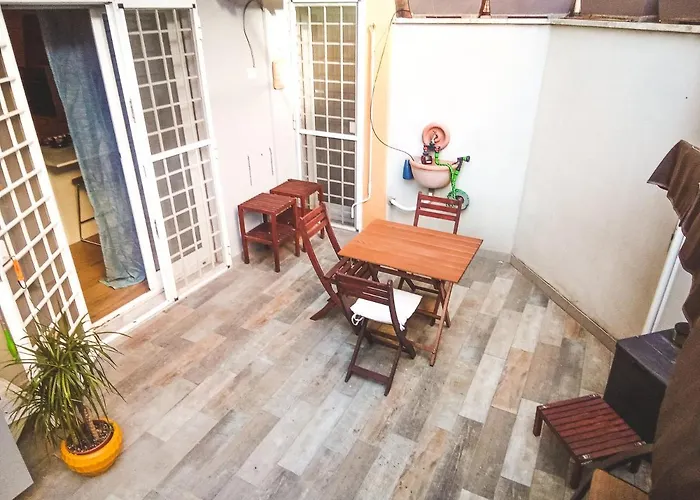Cozy Flat With Terrace At Trastevere Train Station Appartamento *
