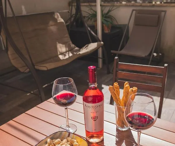 Cozy Flat With Terrace At Trastevere Train Station Appartamento *